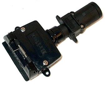 (188540) Adaptor 7 Pin flat on trailer to 6 Pin small round socket on car